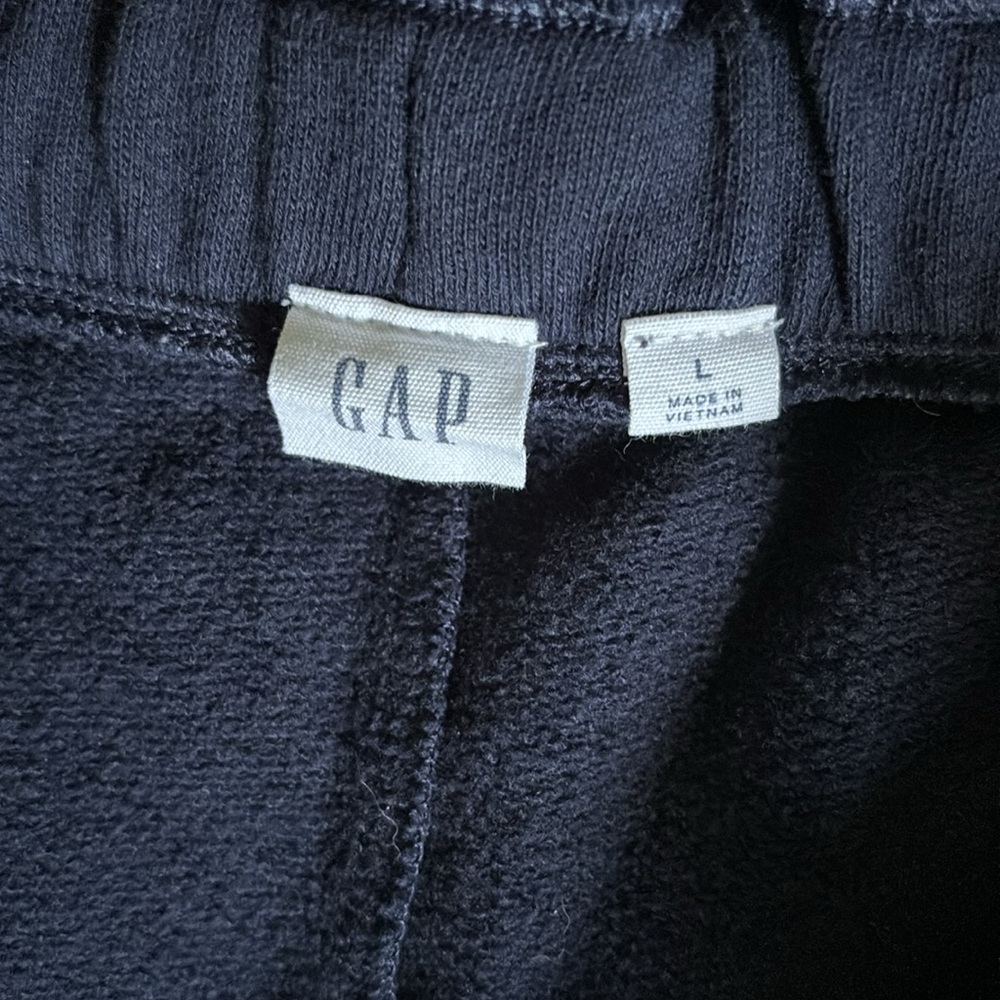 NWOT Gap shorts - Picture 2 of 3